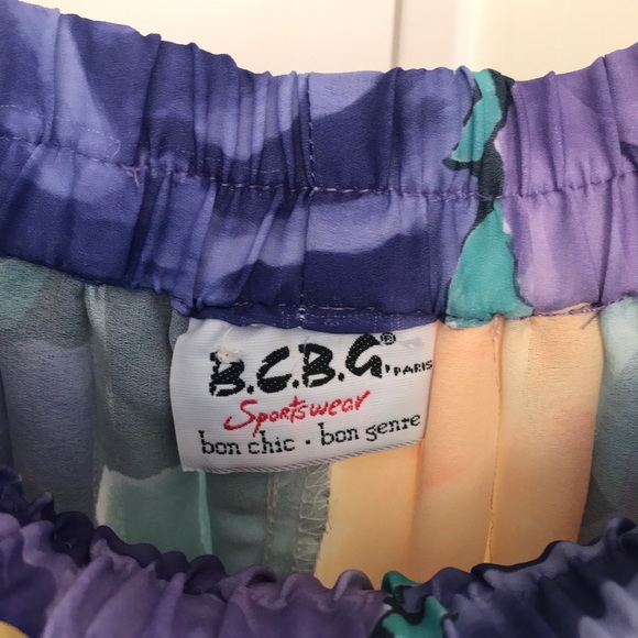 BCBG Fresh & Floral Skirt & Top Set! - Picture 4 of 10